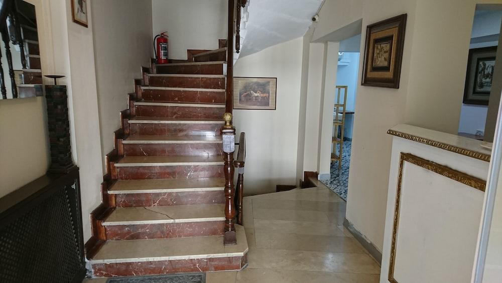 Apart Otel Liva 3*